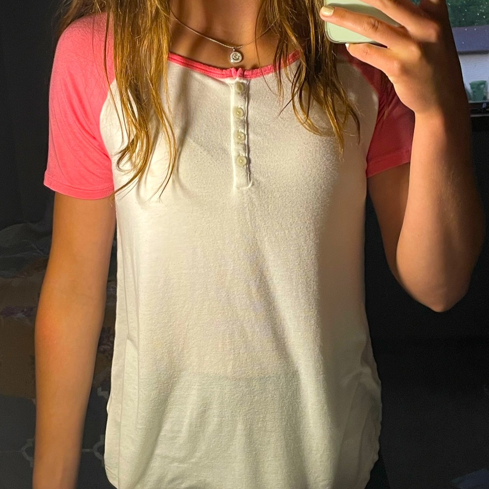 Zenana Outfitters T-shirt. White shirt with bubble gum pink on the shoulders.